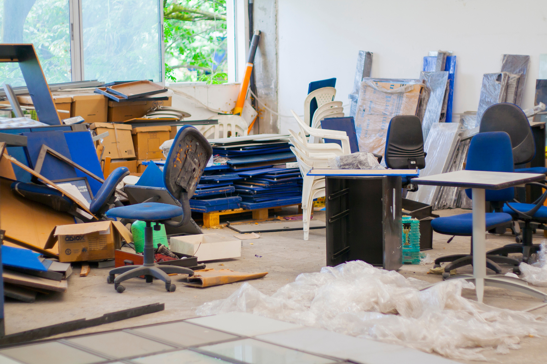 Commercial Cleanouts for Office Cubicle Junk Loads